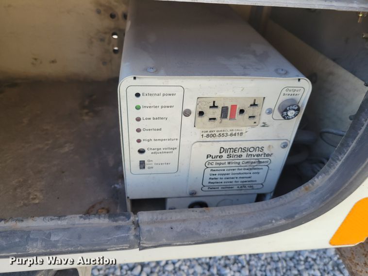 image for item KH9892 2011 International DuraStar 4400  bucket truck