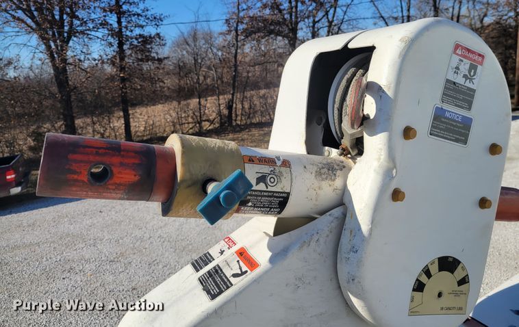 image for item KH9892 2011 International DuraStar 4400  bucket truck