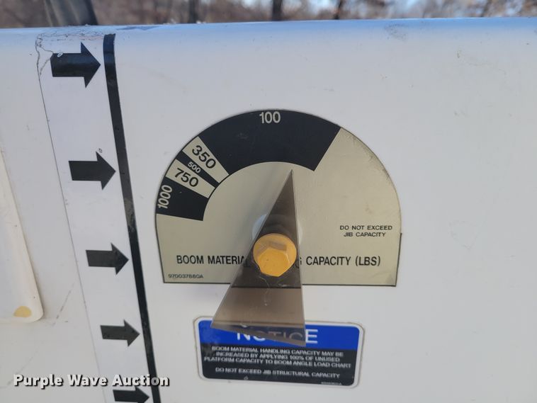 image for item KH9892 2011 International DuraStar 4400  bucket truck