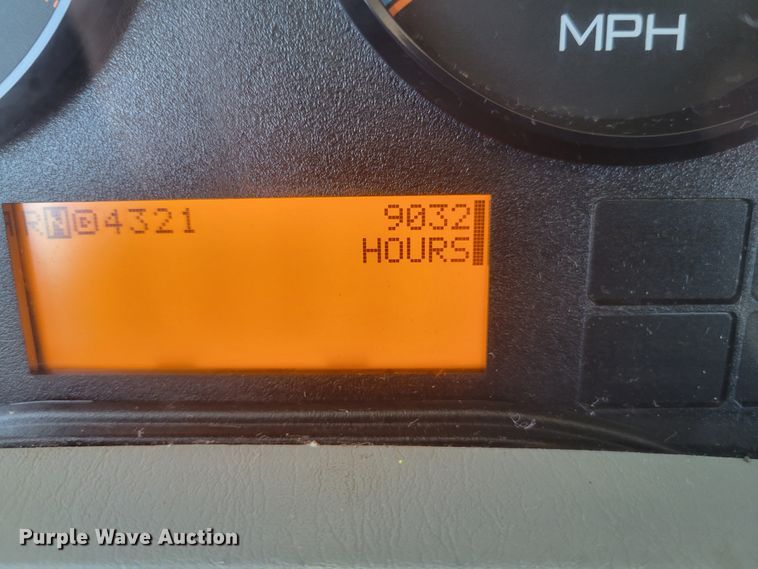 image for item KH9892 2011 International DuraStar 4400  bucket truck