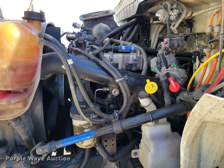 image for item KH9892 2011 International DuraStar 4400  bucket truck