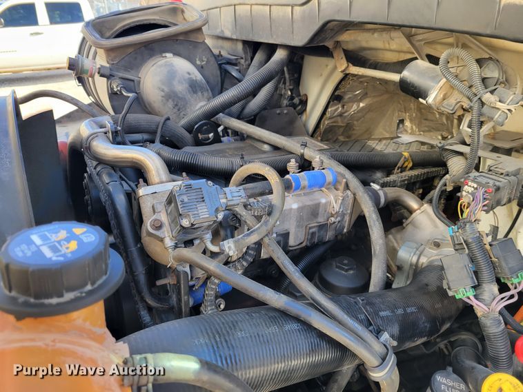 image for item KH9892 2011 International DuraStar 4400  bucket truck