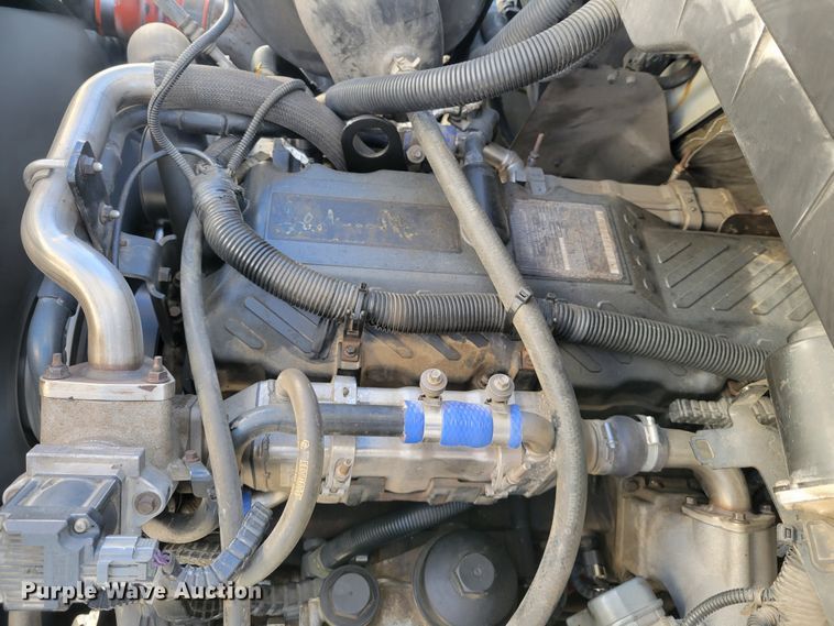 image for item KH9892 2011 International DuraStar 4400  bucket truck