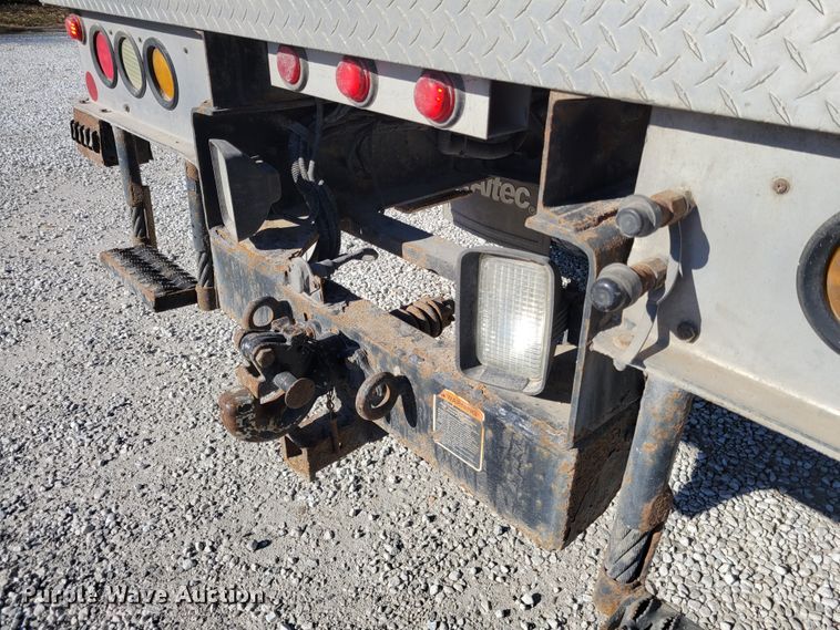 image for item KH9892 2011 International DuraStar 4400  bucket truck