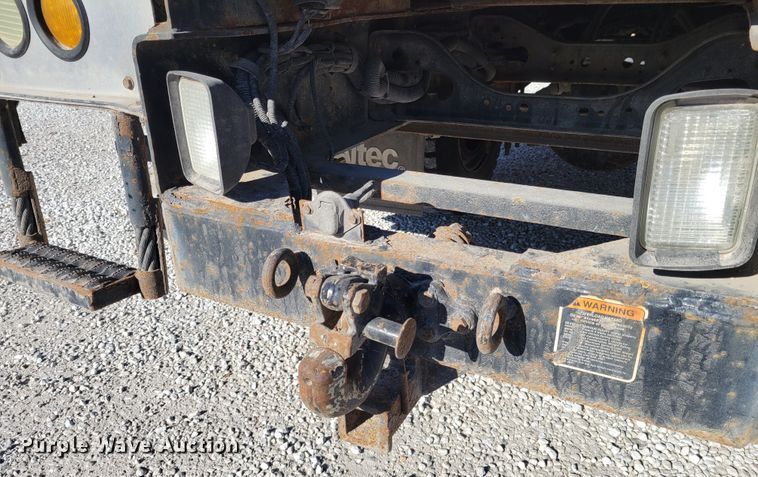 image for item KH9892 2011 International DuraStar 4400  bucket truck