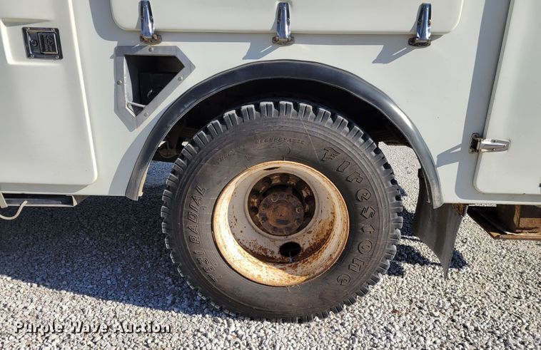 image for item KH9892 2011 International DuraStar 4400  bucket truck