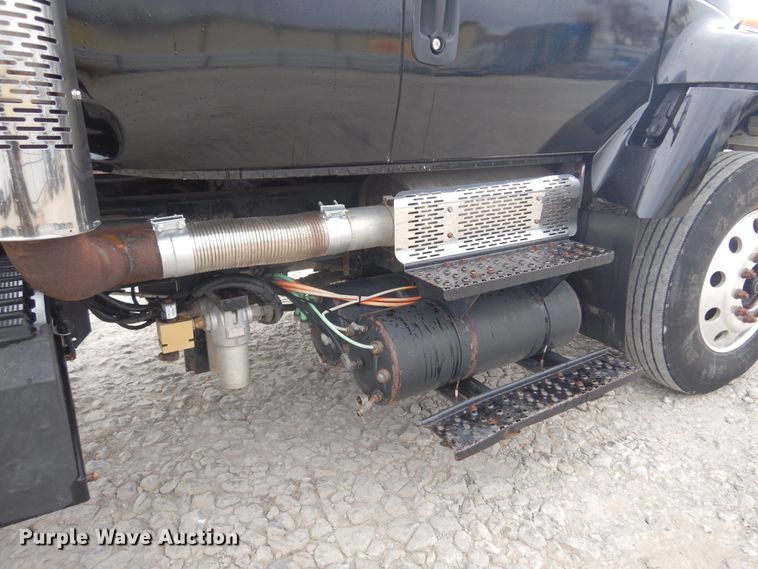 image for item KO9533 2007 International 7400  dump truck