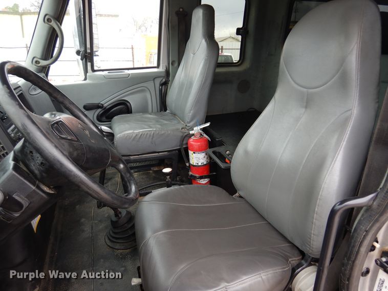 image for item KO9533 2007 International 7400  dump truck