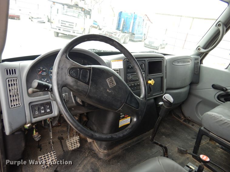 image for item KO9533 2007 International 7400  dump truck