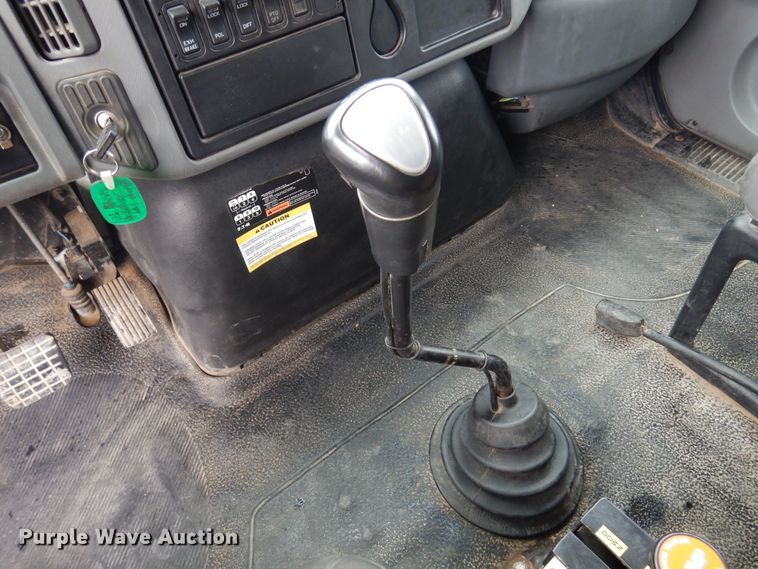 image for item KO9533 2007 International 7400  dump truck