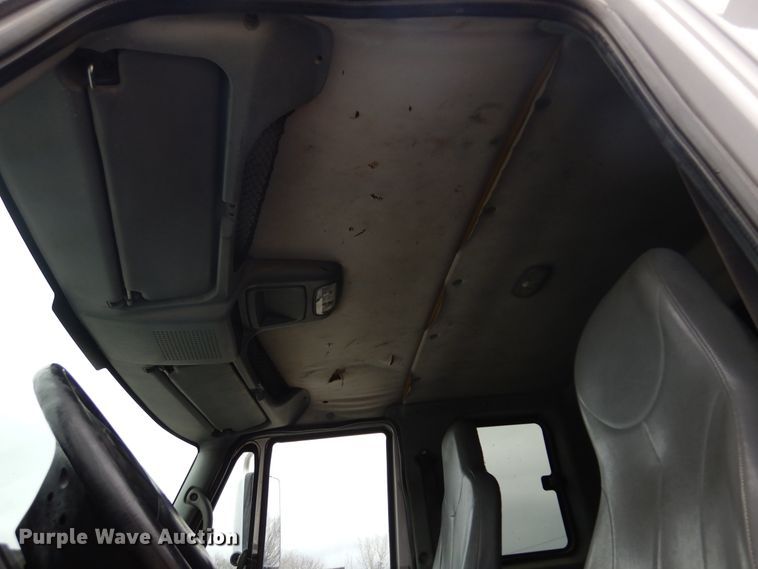 image for item KO9533 2007 International 7400  dump truck