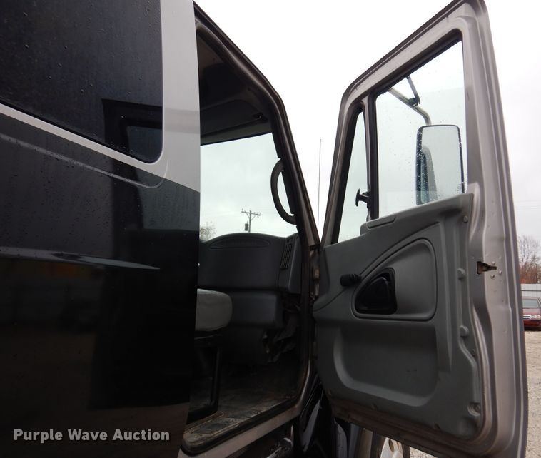 image for item KO9533 2007 International 7400  dump truck