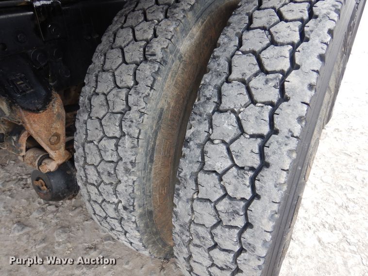 image for item KO9533 2007 International 7400  dump truck