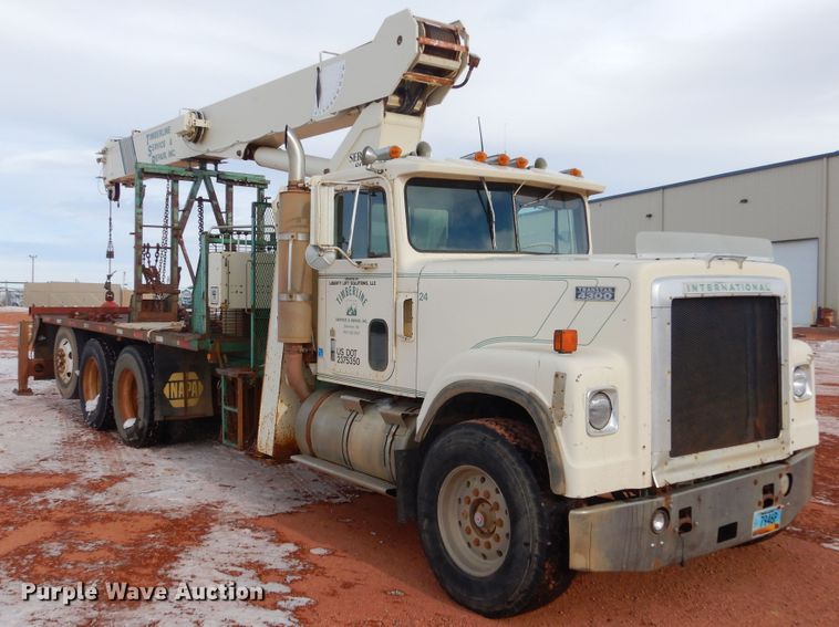 image for item KS9344 1981 International Transtar 4300  crane truck