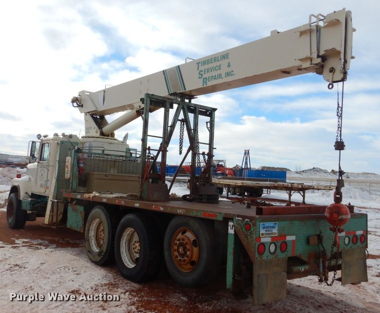 image for item KS9344 1981 International Transtar 4300  crane truck