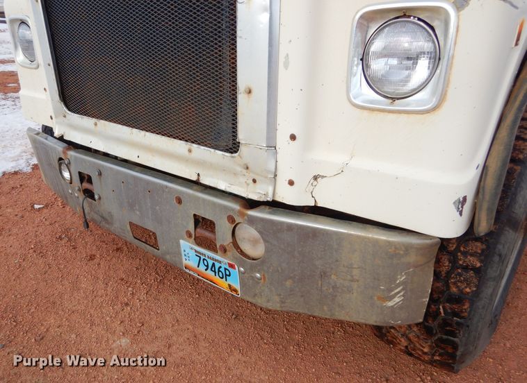 image for item KS9344 1981 International Transtar 4300  crane truck