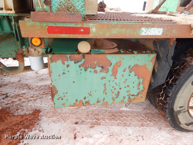 image for item KS9344 1981 International Transtar 4300  crane truck