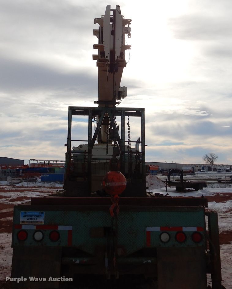 image for item KS9344 1981 International Transtar 4300  crane truck