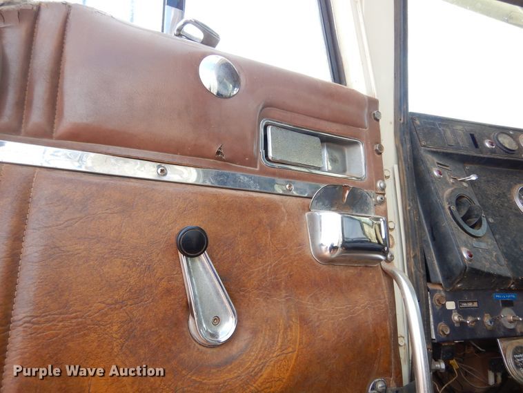 image for item KS9344 1981 International Transtar 4300  crane truck