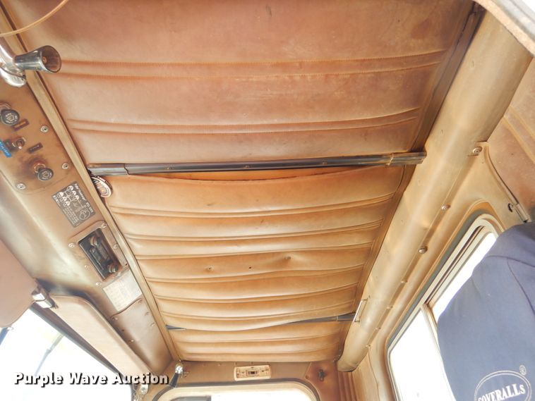 image for item KS9344 1981 International Transtar 4300  crane truck