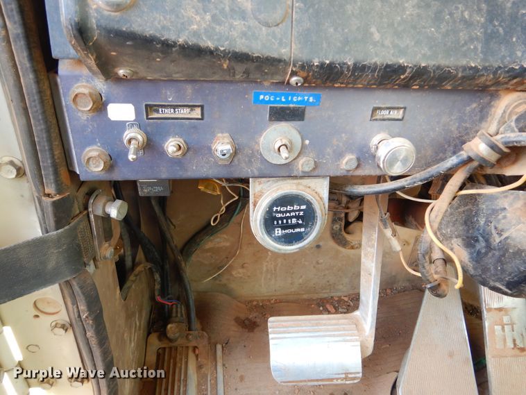 image for item KS9344 1981 International Transtar 4300  crane truck