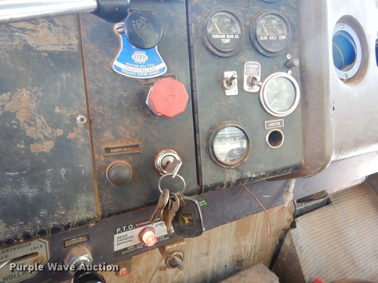 image for item KS9344 1981 International Transtar 4300  crane truck