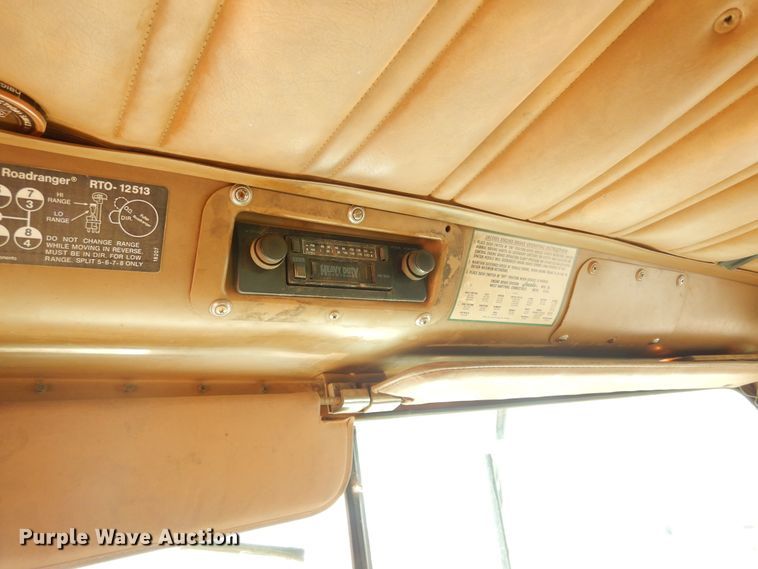 image for item KS9344 1981 International Transtar 4300  crane truck