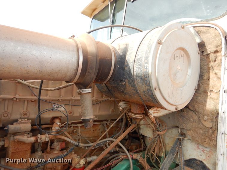 image for item KS9344 1981 International Transtar 4300  crane truck