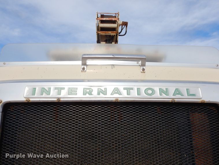 image for item KS9344 1981 International Transtar 4300  crane truck