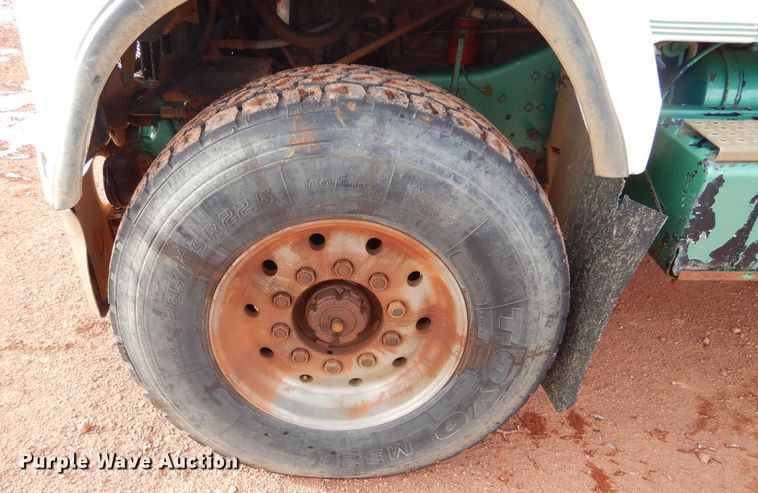 image for item KS9344 1981 International Transtar 4300  crane truck