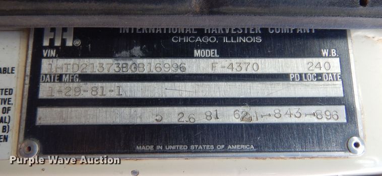 image for item KS9344 1981 International Transtar 4300  crane truck