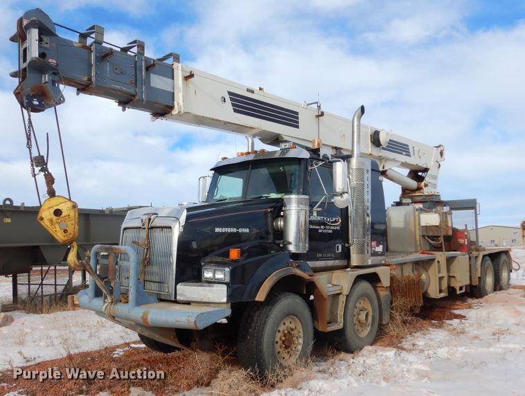image for item KS9345 2007 Western Star 4900  crane truck