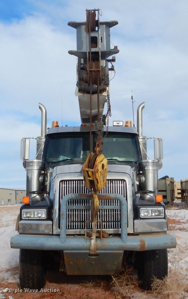 image for item KS9345 2007 Western Star 4900  crane truck