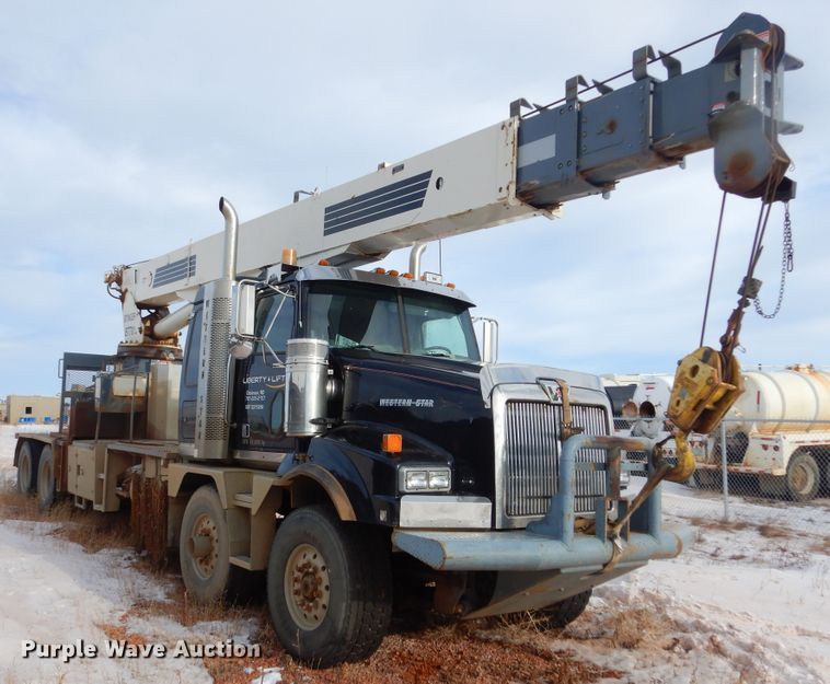 image for item KS9345 2007 Western Star 4900  crane truck