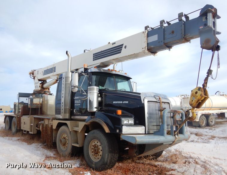 image for item KS9345 2007 Western Star 4900  crane truck