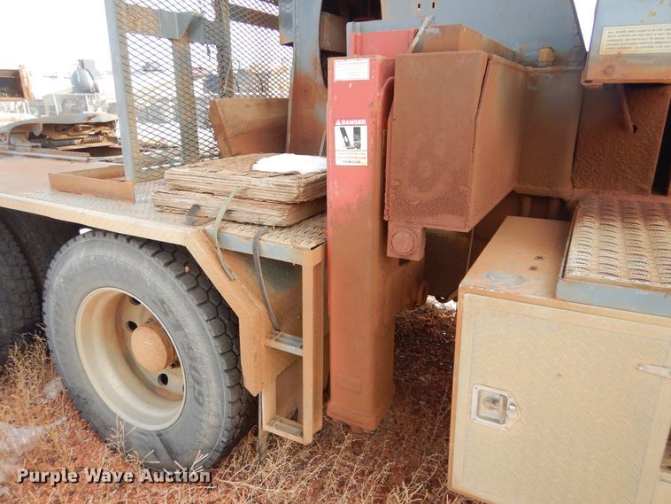 image for item KS9345 2007 Western Star 4900  crane truck