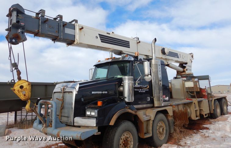 image for item KS9345 2007 Western Star 4900  crane truck