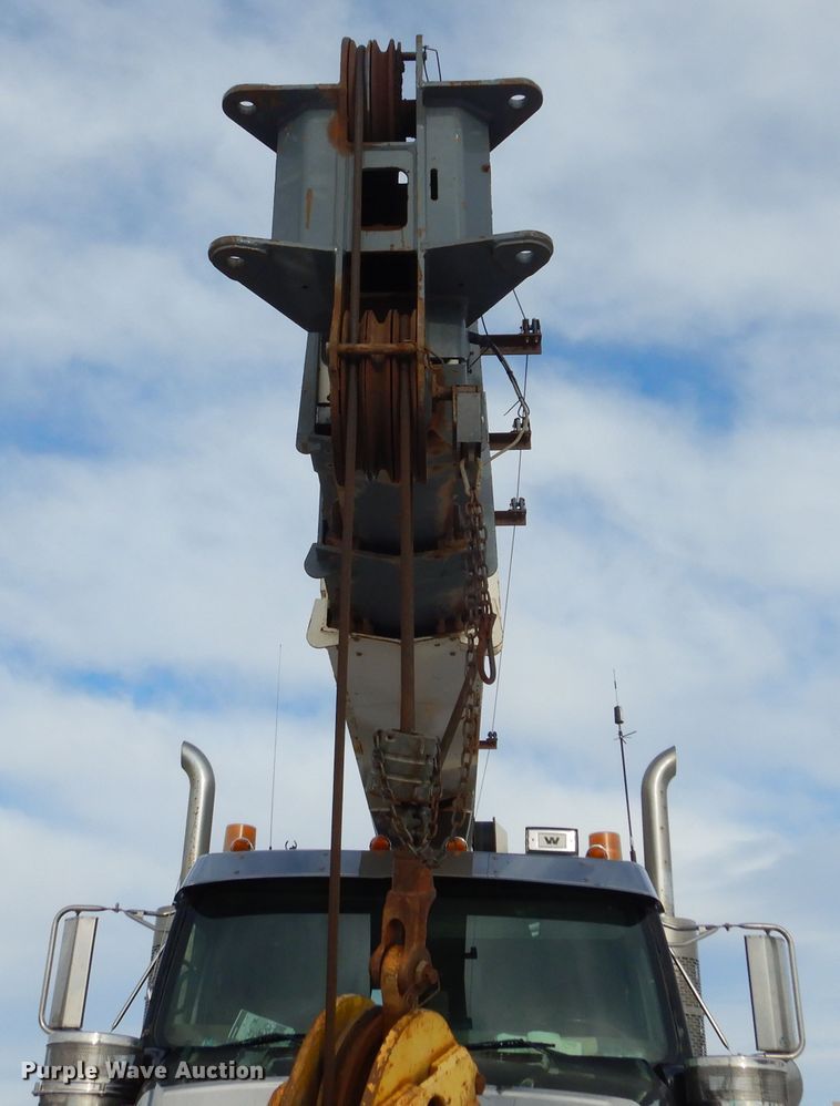image for item KS9345 2007 Western Star 4900  crane truck