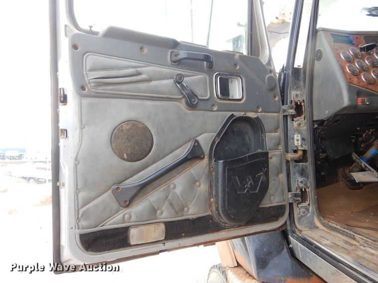 image for item KS9345 2007 Western Star 4900  crane truck