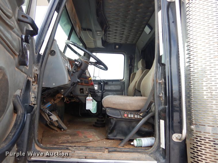 image for item KS9345 2007 Western Star 4900  crane truck