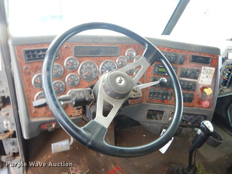 image for item KS9345 2007 Western Star 4900  crane truck