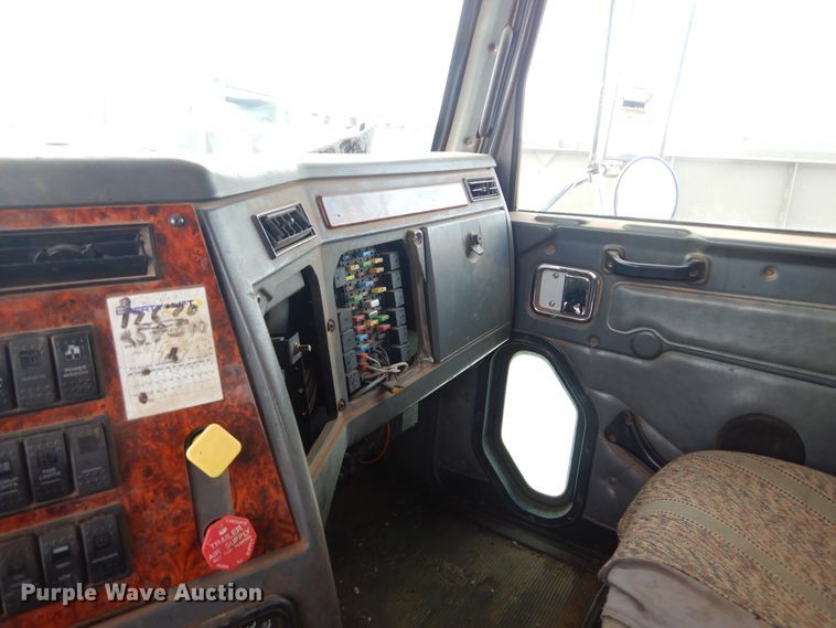 image for item KS9345 2007 Western Star 4900  crane truck