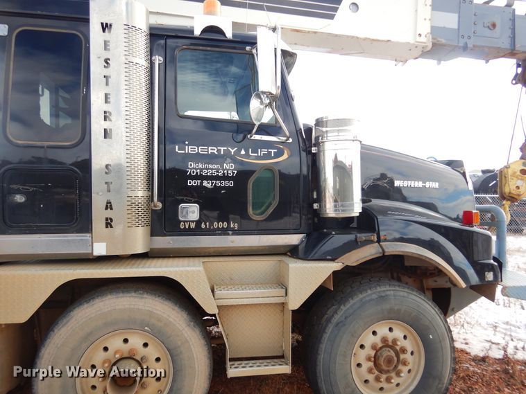 image for item KS9345 2007 Western Star 4900  crane truck