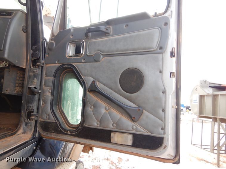 image for item KS9345 2007 Western Star 4900  crane truck