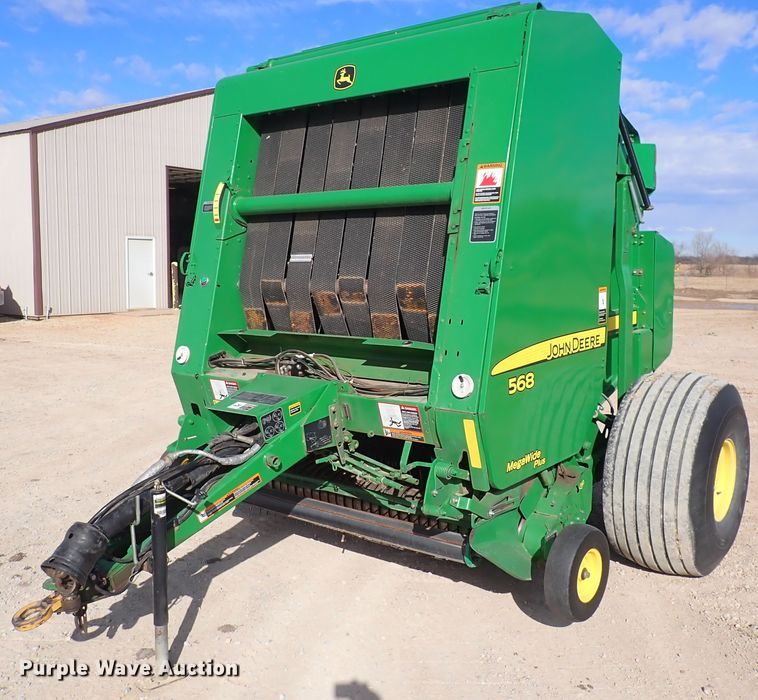 image for item DC4104 2011 John Deere 568  round baler