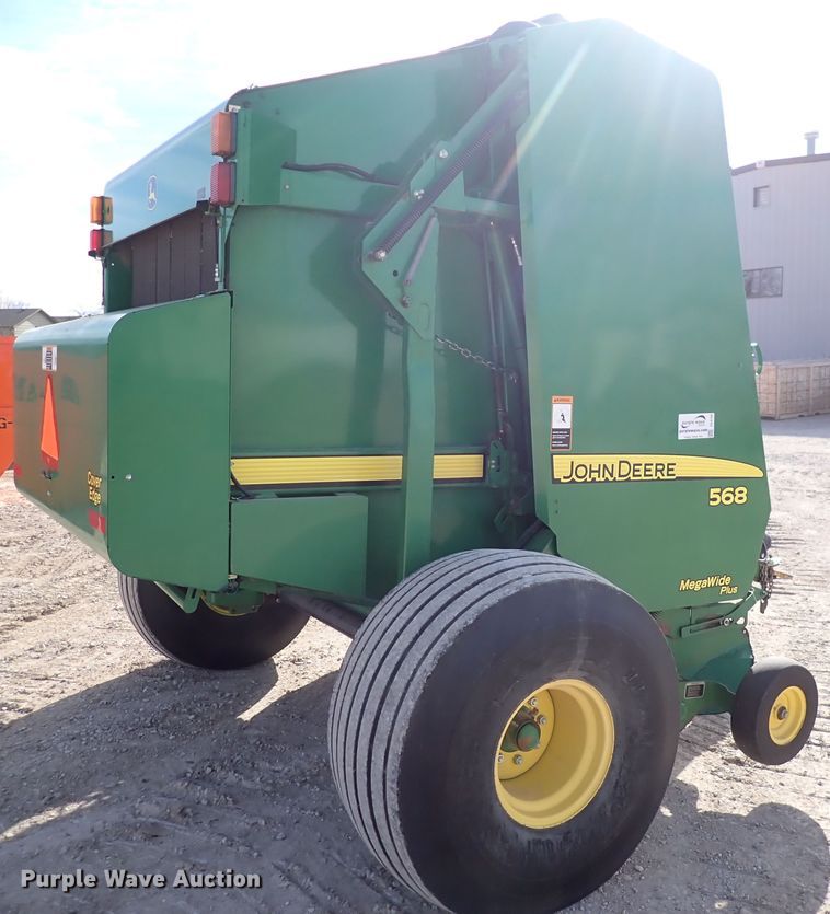image for item DC4104 2011 John Deere 568  round baler