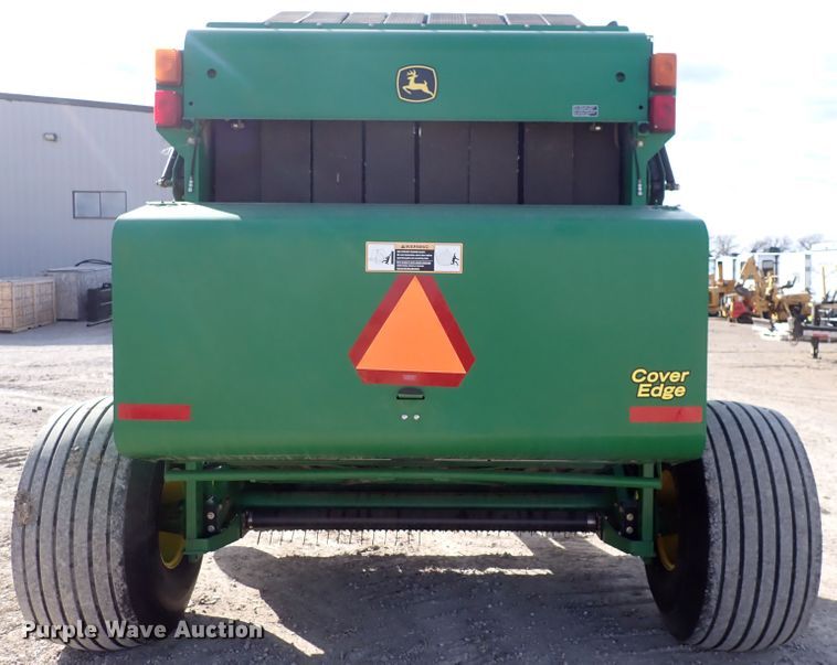 image for item DC4104 2011 John Deere 568  round baler
