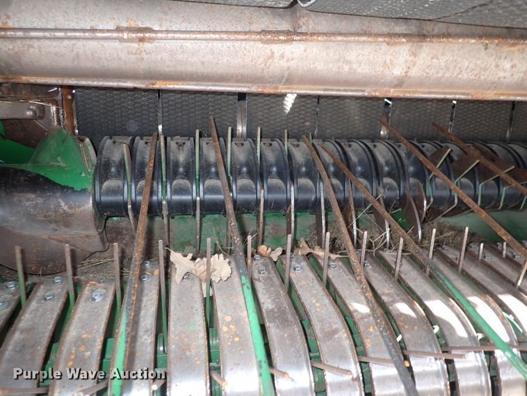 image for item DC4104 2011 John Deere 568  round baler