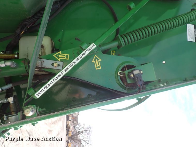 image for item DC4104 2011 John Deere 568  round baler