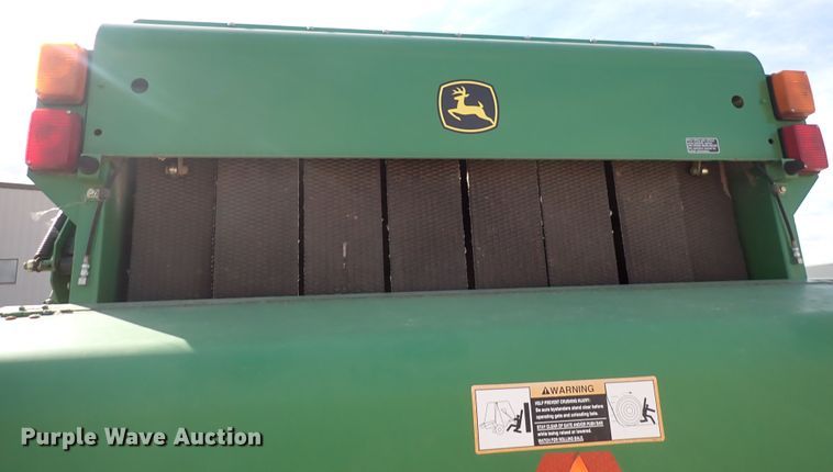 image for item DC4104 2011 John Deere 568  round baler